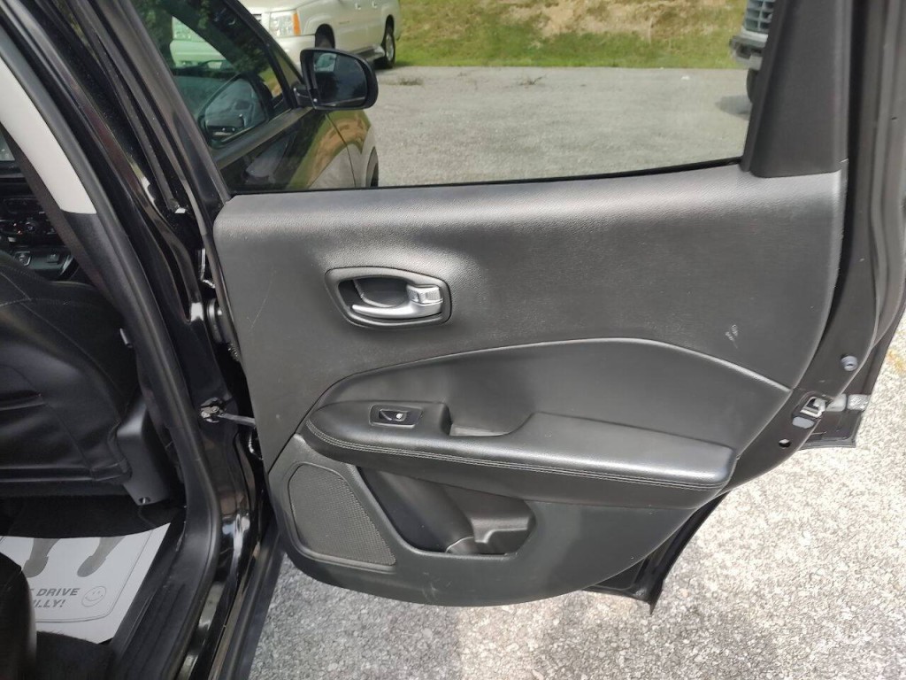 2021 Jeep Compass Image 29
