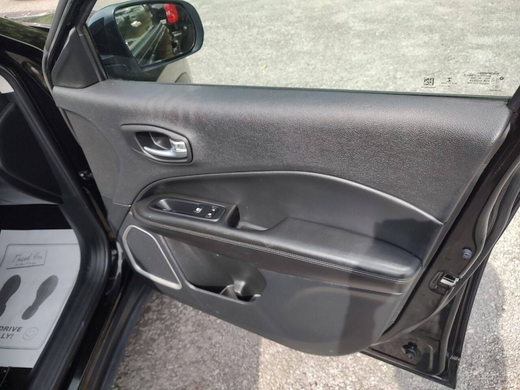 2021 Jeep Compass Image 31