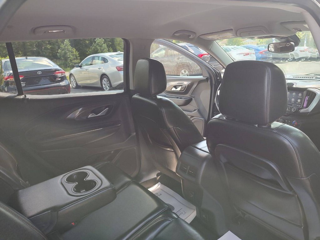 2020 GMC Terrain Image 32