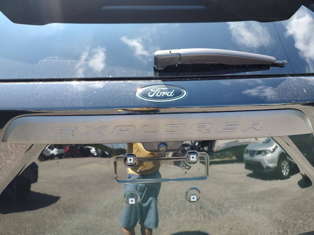 2023 Ford Explorer Image 18