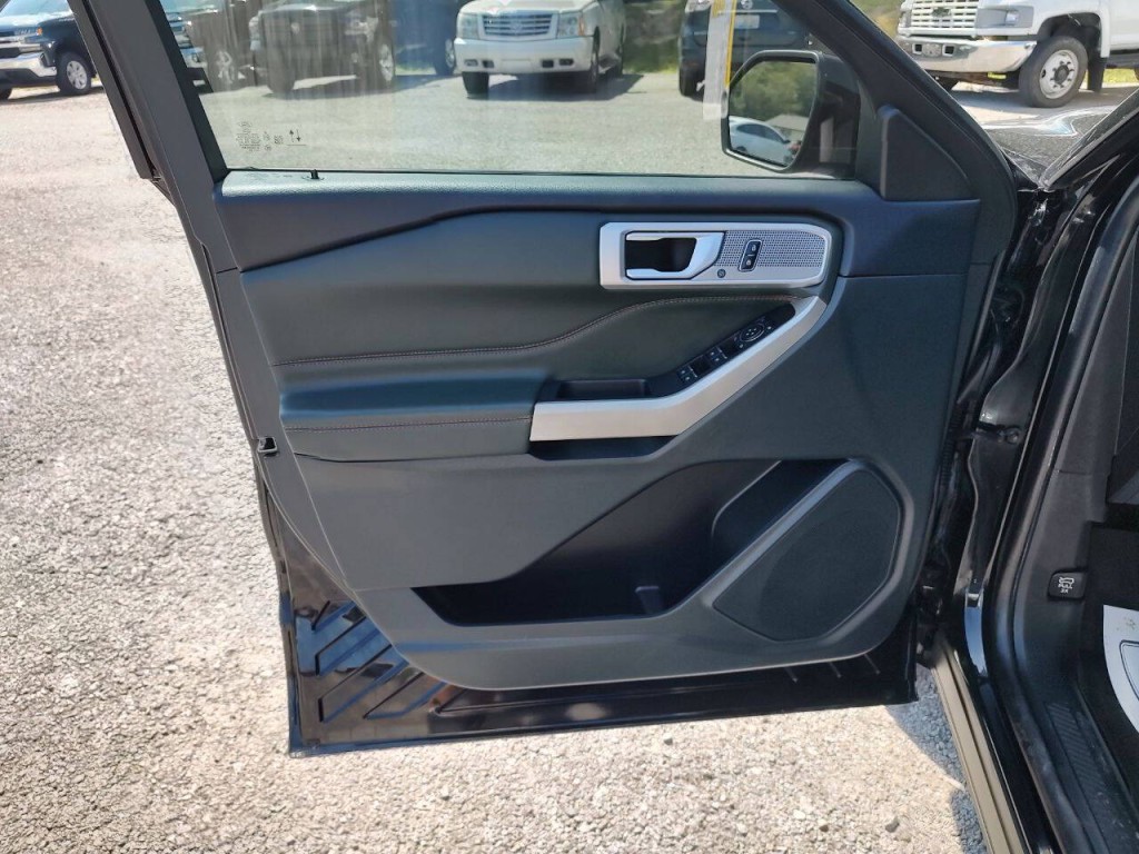 2023 Ford Explorer Image 24