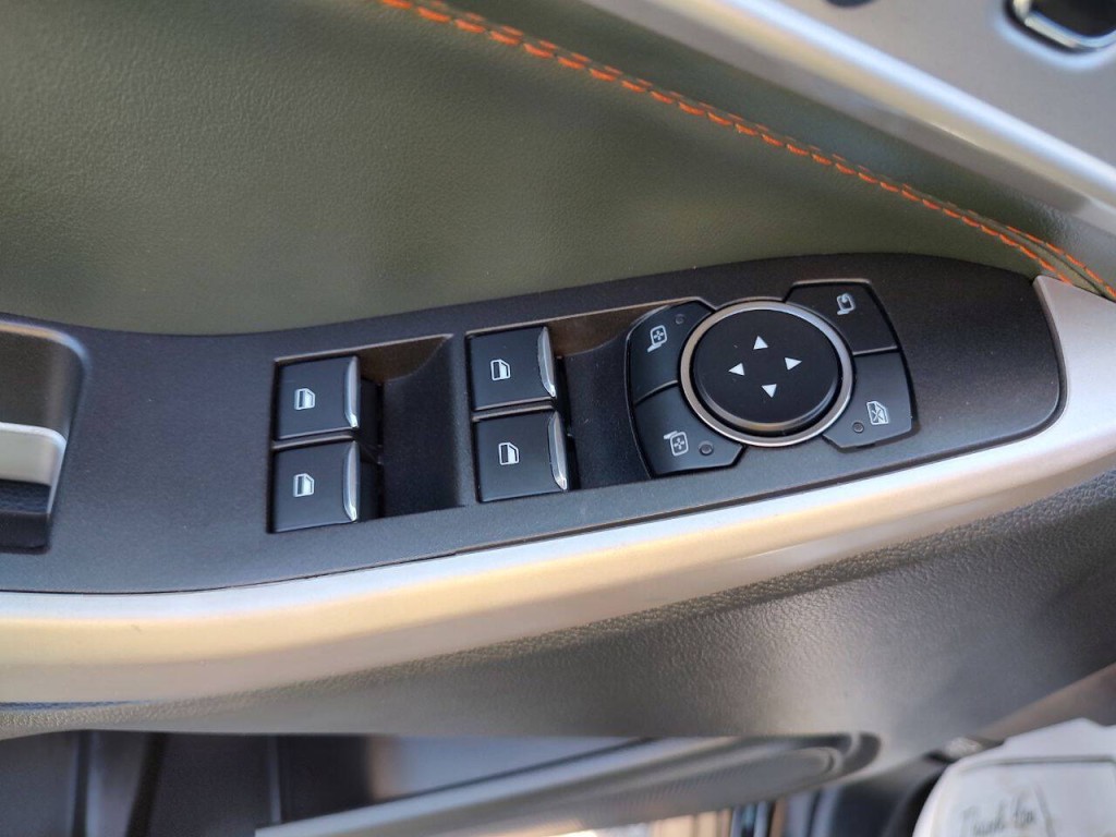 2023 Ford Explorer Image 25