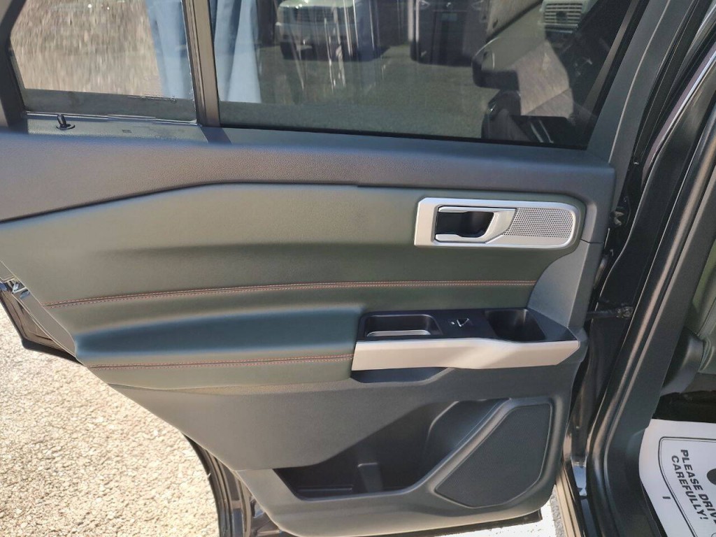 2023 Ford Explorer Image 30