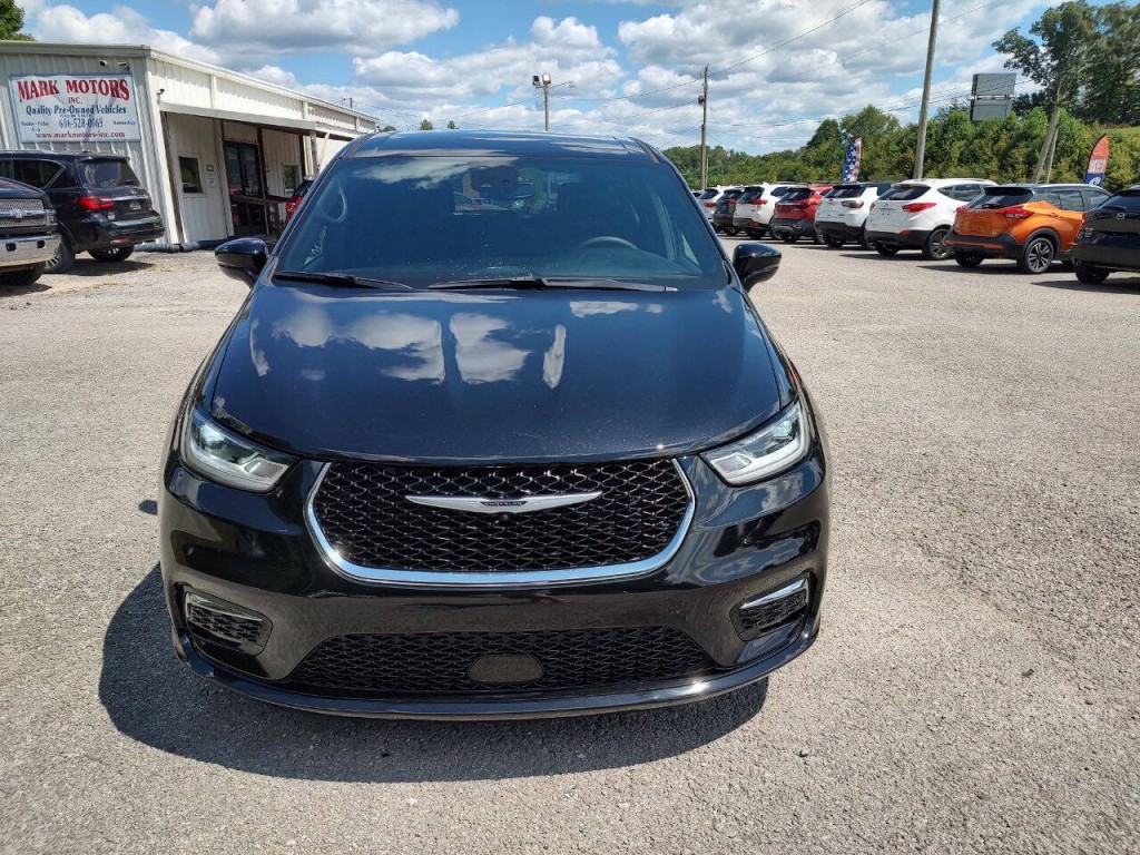 2025 Chrysler Pacifica Image 5