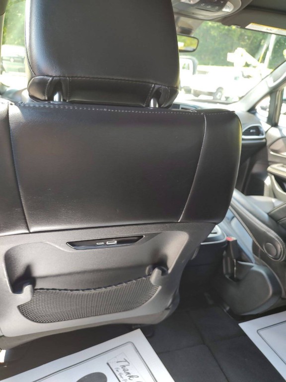 2025 Chrysler Pacifica Image 39