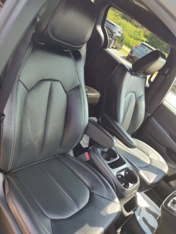 2025 Chrysler Pacifica Image 53