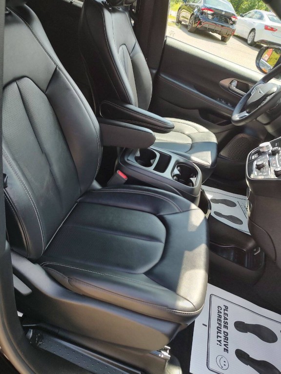 2025 Chrysler Pacifica Image 55