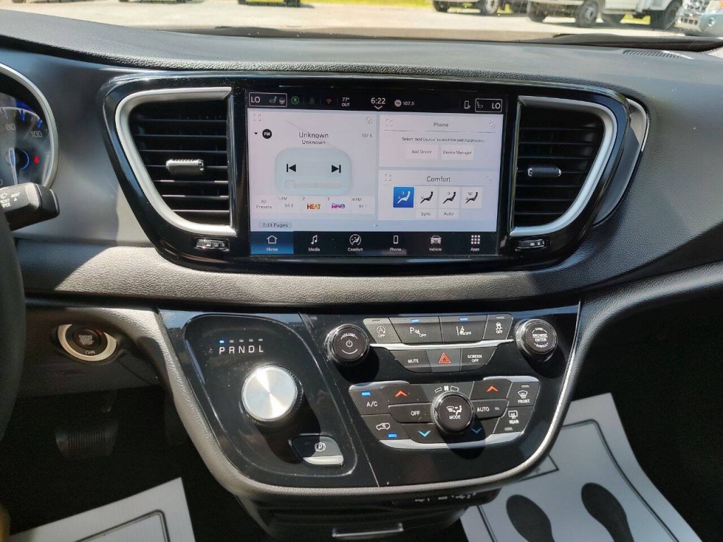 2025 Chrysler Pacifica Image 65