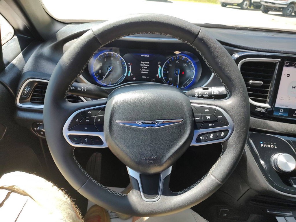 2025 Chrysler Pacifica Image 68