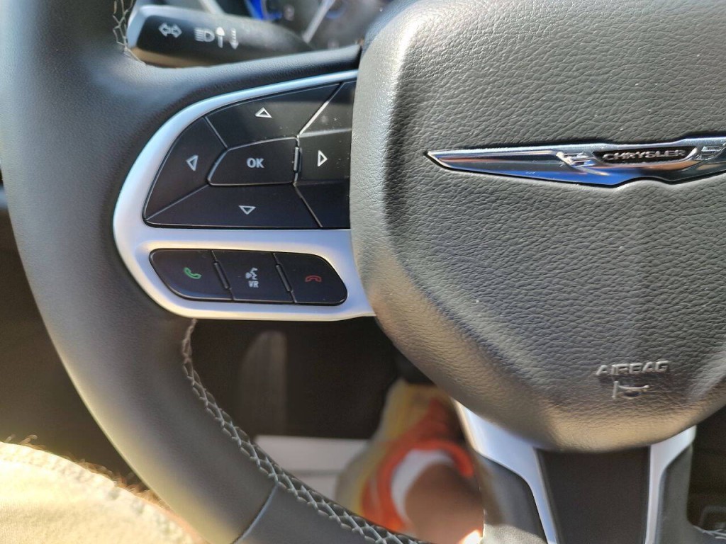 2025 Chrysler Pacifica Image 69