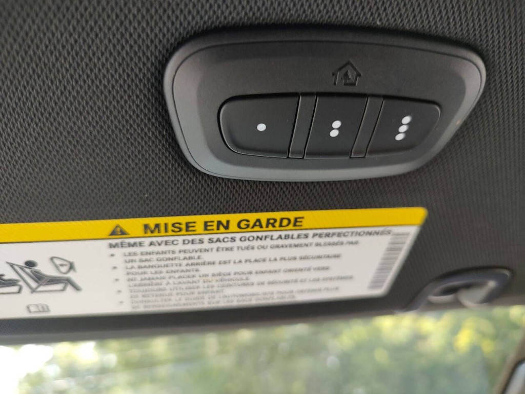 2025 Chrysler Pacifica Image 72