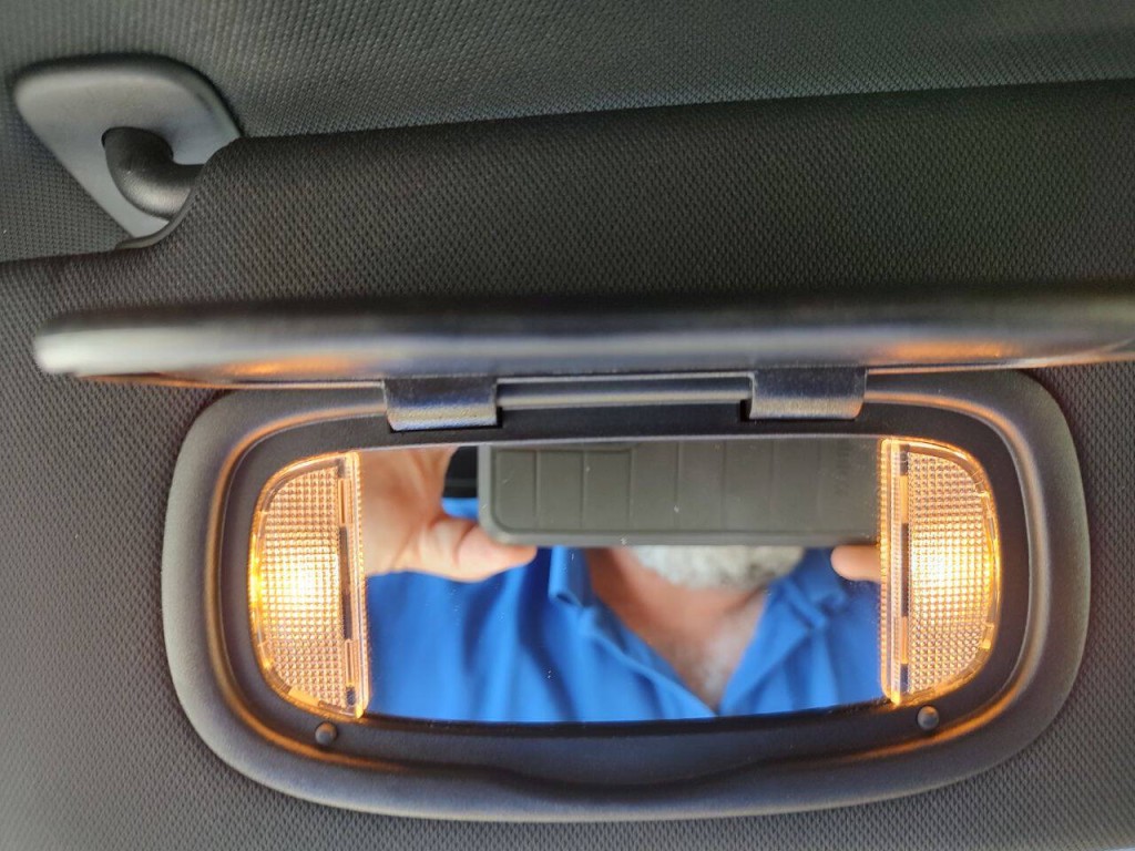 2025 Chrysler Pacifica Image 73