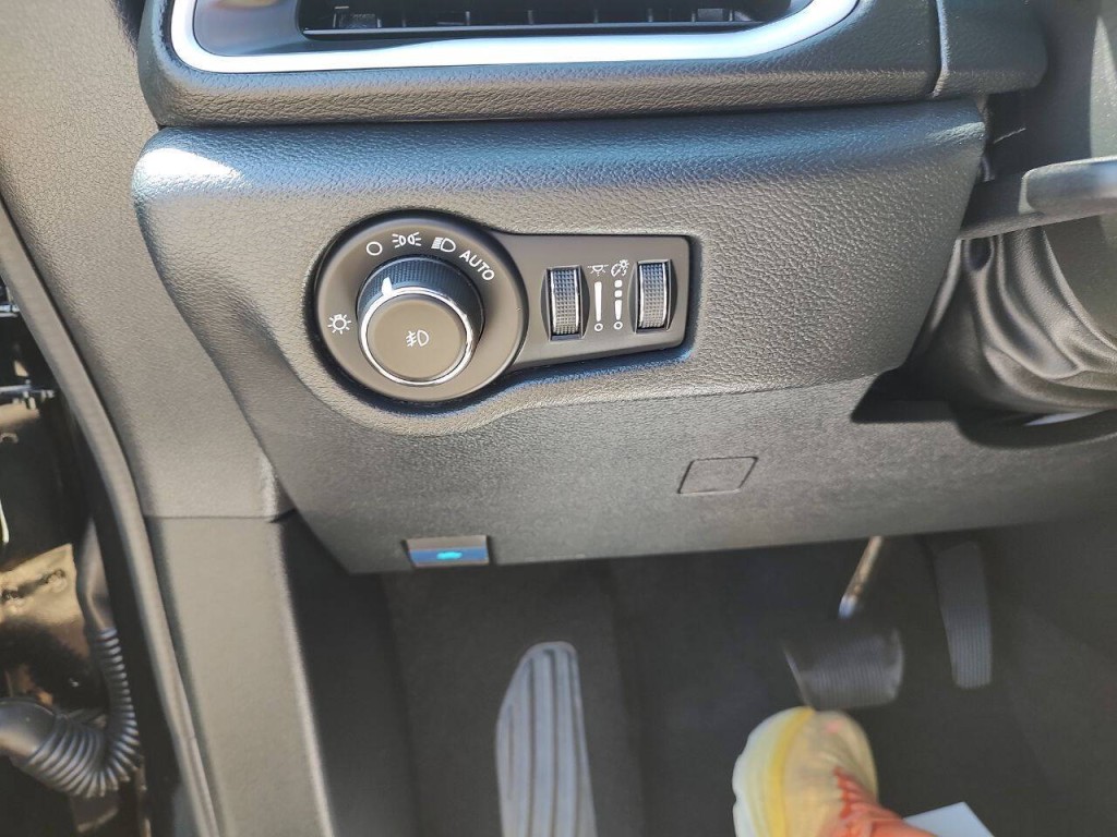 2025 Chrysler Pacifica Image 74