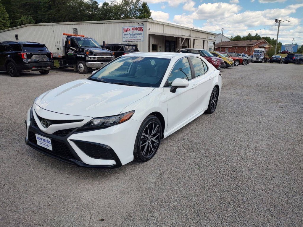 2023 Toyota Camry Image 2
