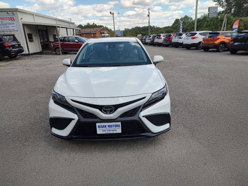 2023 Toyota Camry Image 3