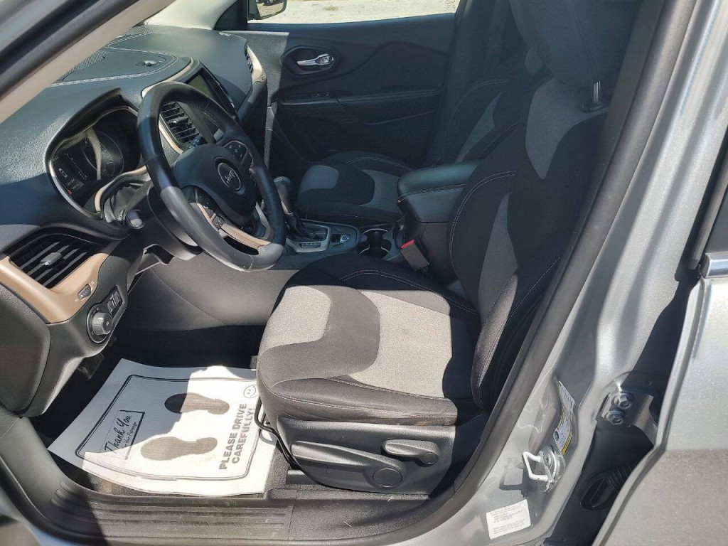 2014 Jeep Cherokee Image 16