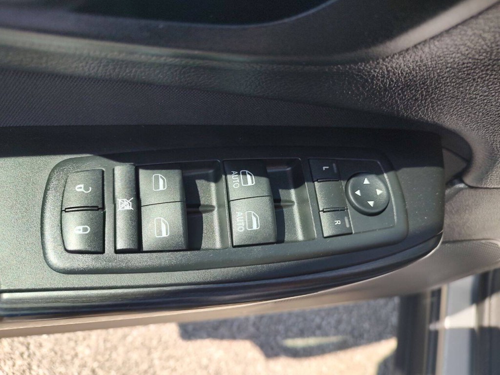 2014 Jeep Cherokee Image 18