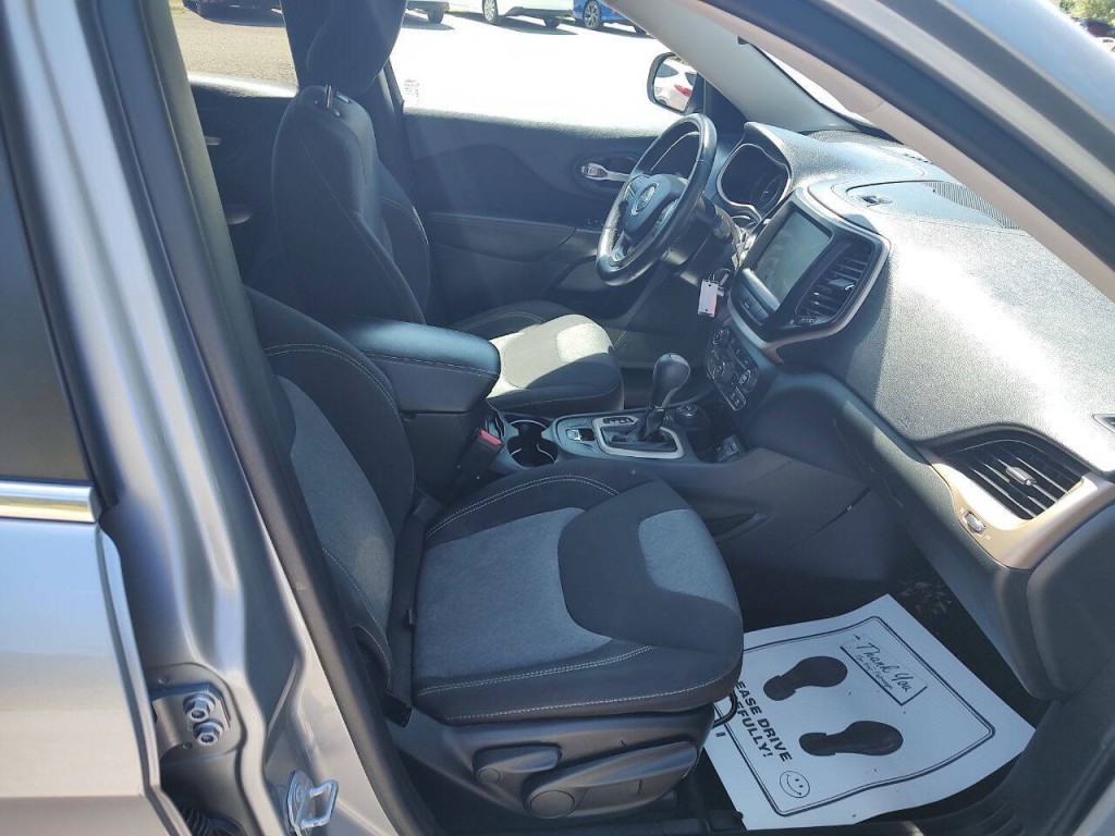 2014 Jeep Cherokee Image 29