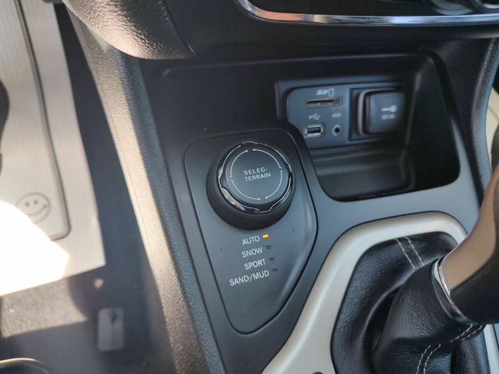 2014 Jeep Cherokee Image 35