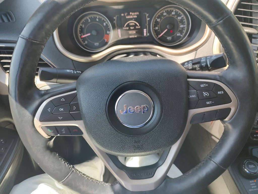 2014 Jeep Cherokee Image 38