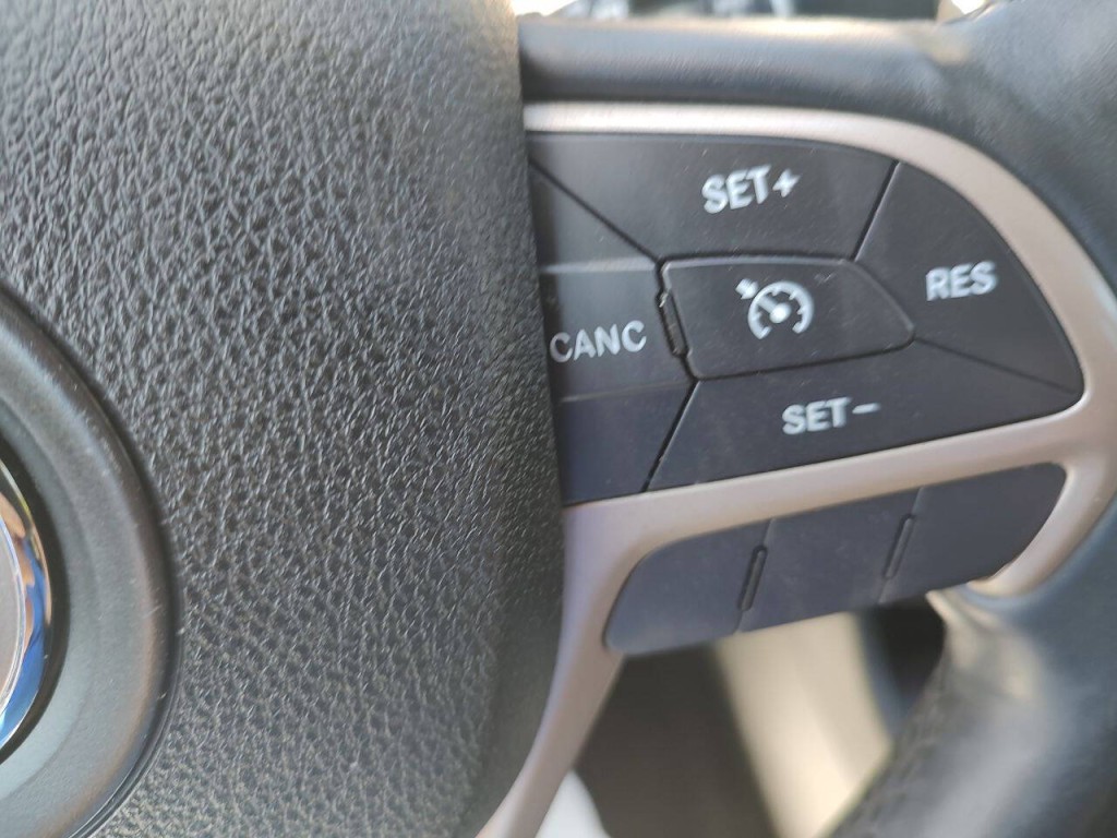 2014 Jeep Cherokee Image 40