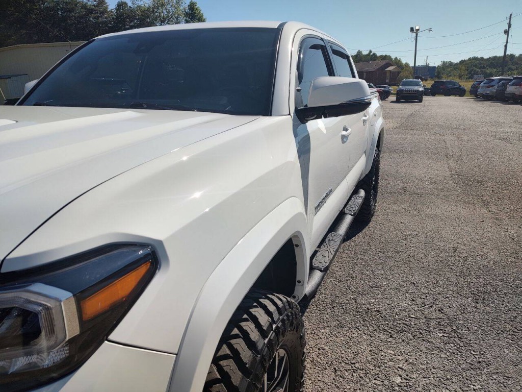 2022 Toyota Tacoma Image 11