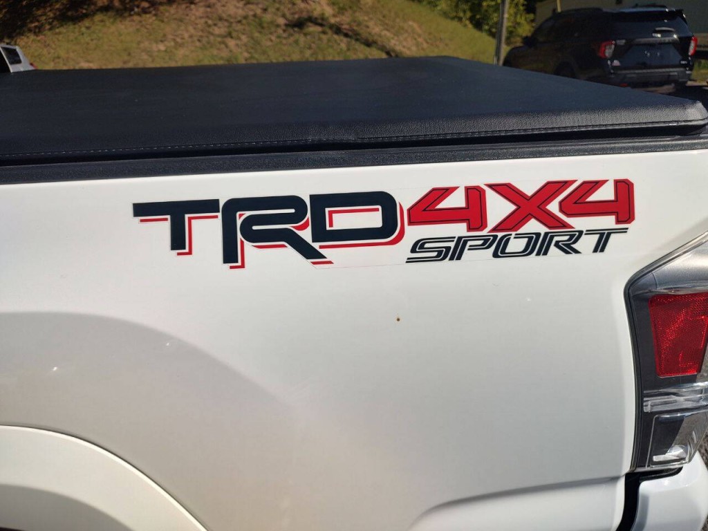 2022 Toyota Tacoma Image 16
