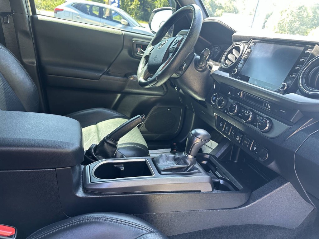 2022 Toyota Tacoma Image 35