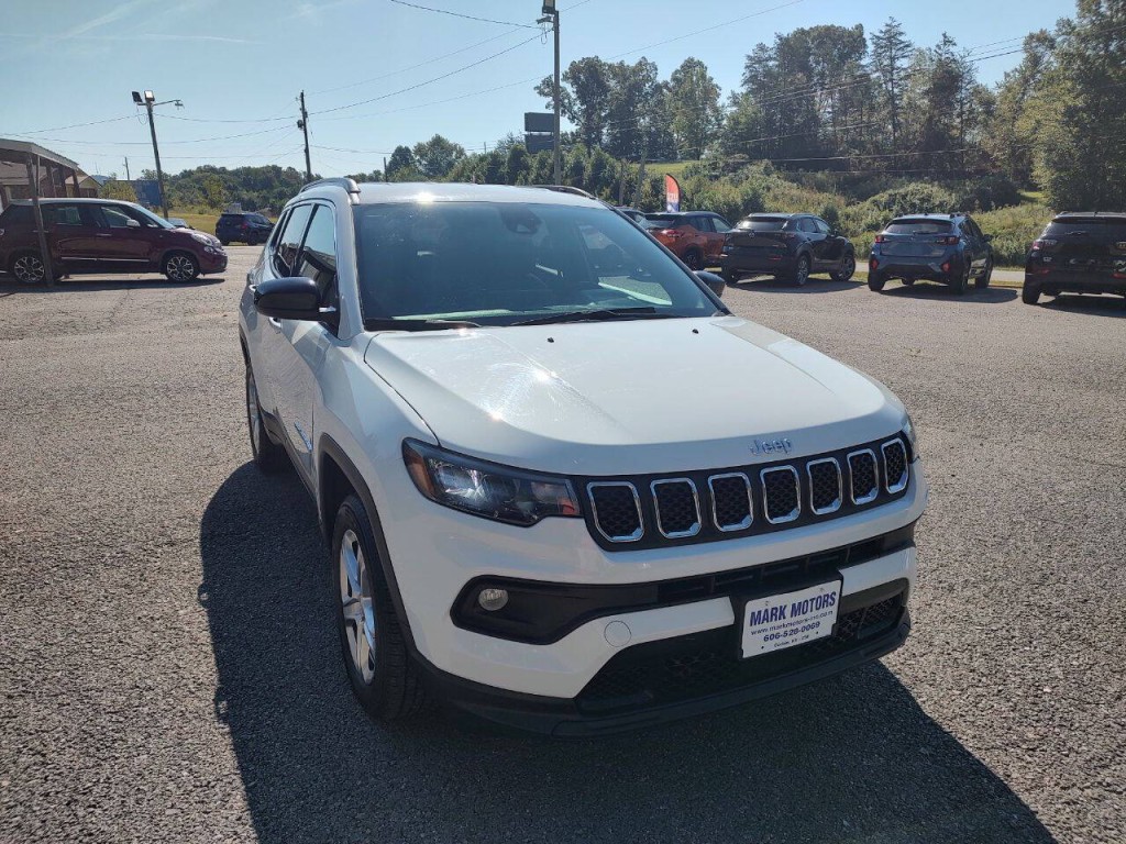 2023 Jeep Compass Image 4