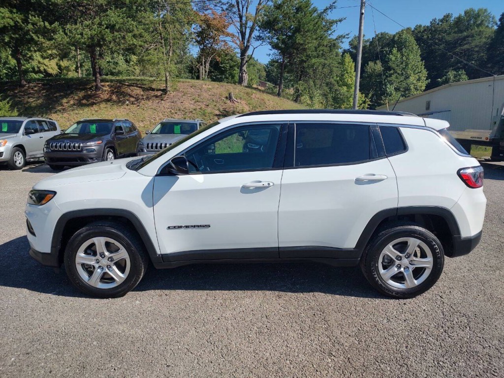 2023 Jeep Compass Image 9