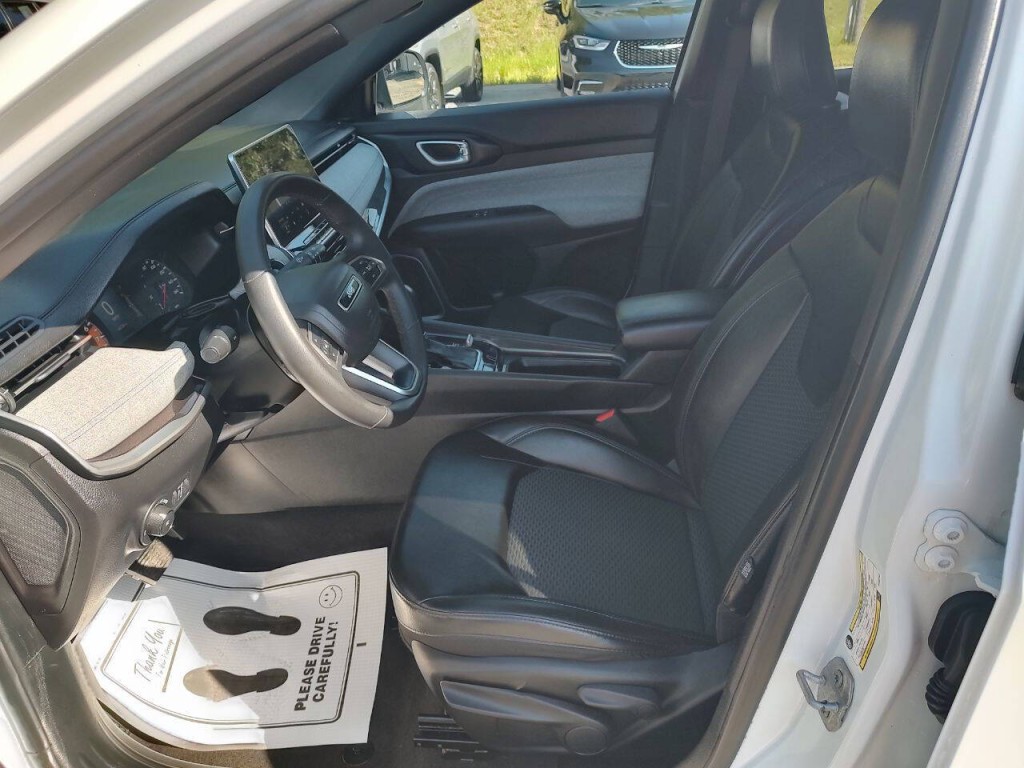 2023 Jeep Compass Image 15