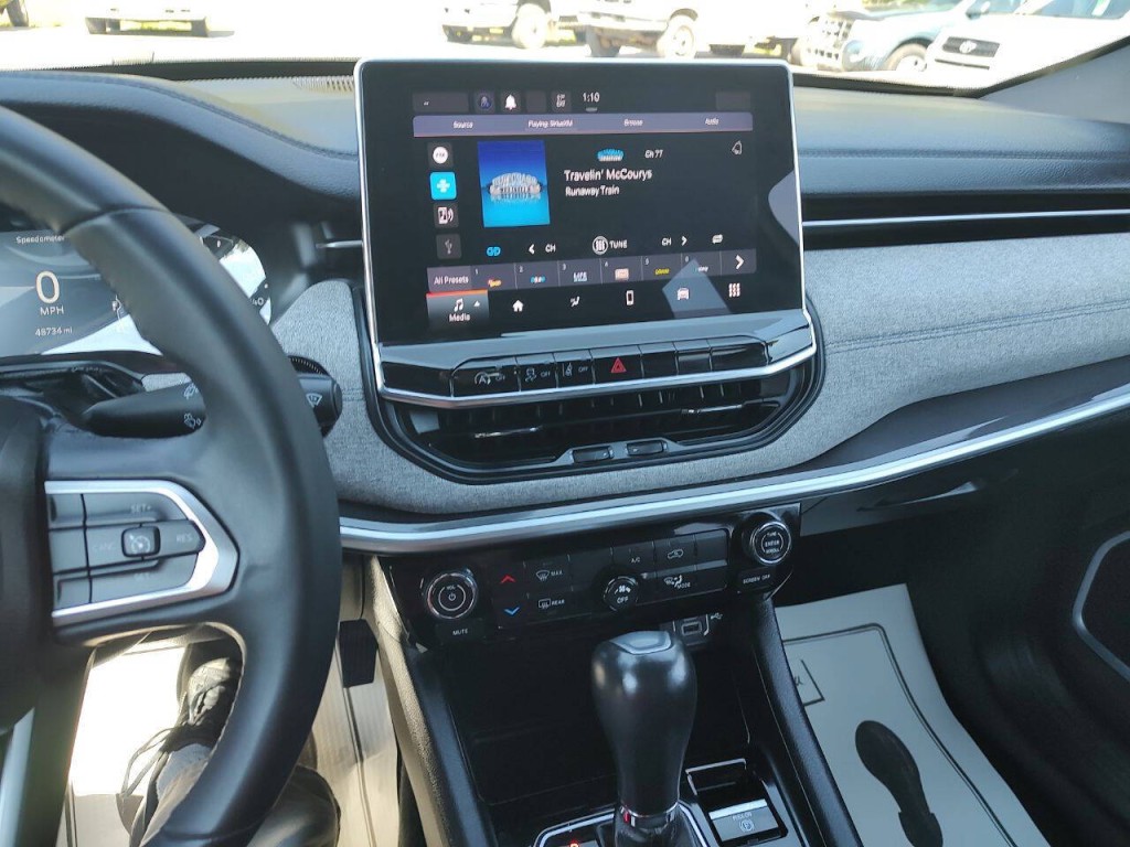 2023 Jeep Compass Image 32