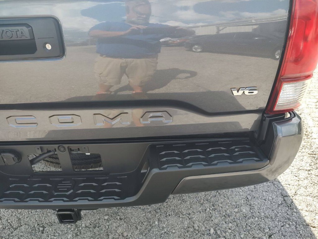 2022 Toyota Tacoma Image 17