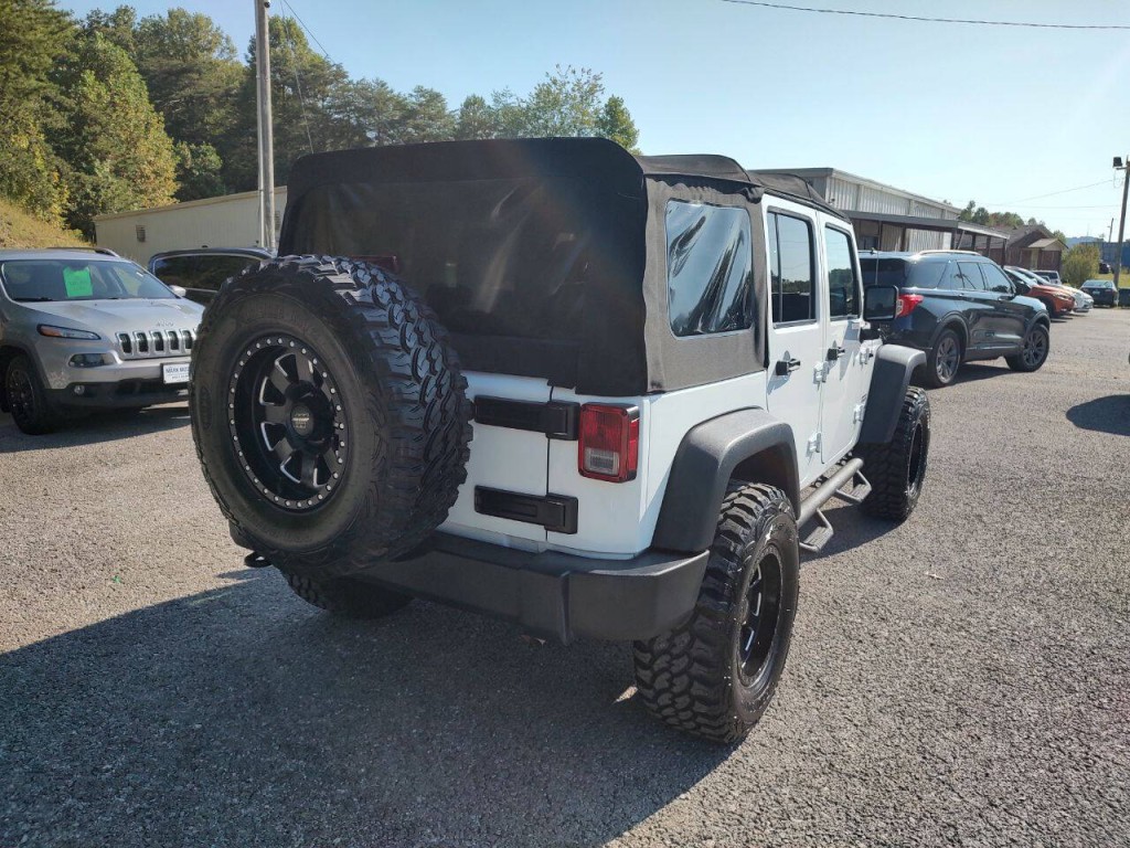 2017 Jeep Wrangler Unlimited Image 8
