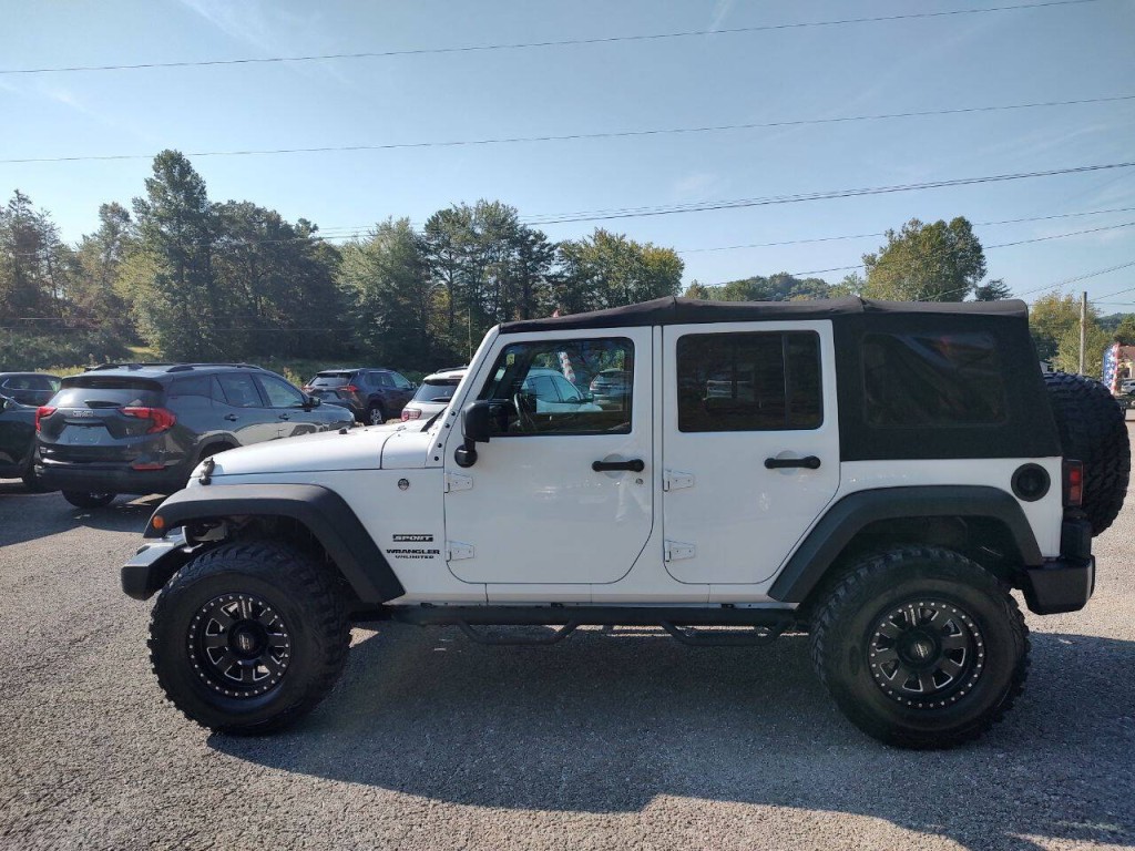 2017 Jeep Wrangler Unlimited Image 11