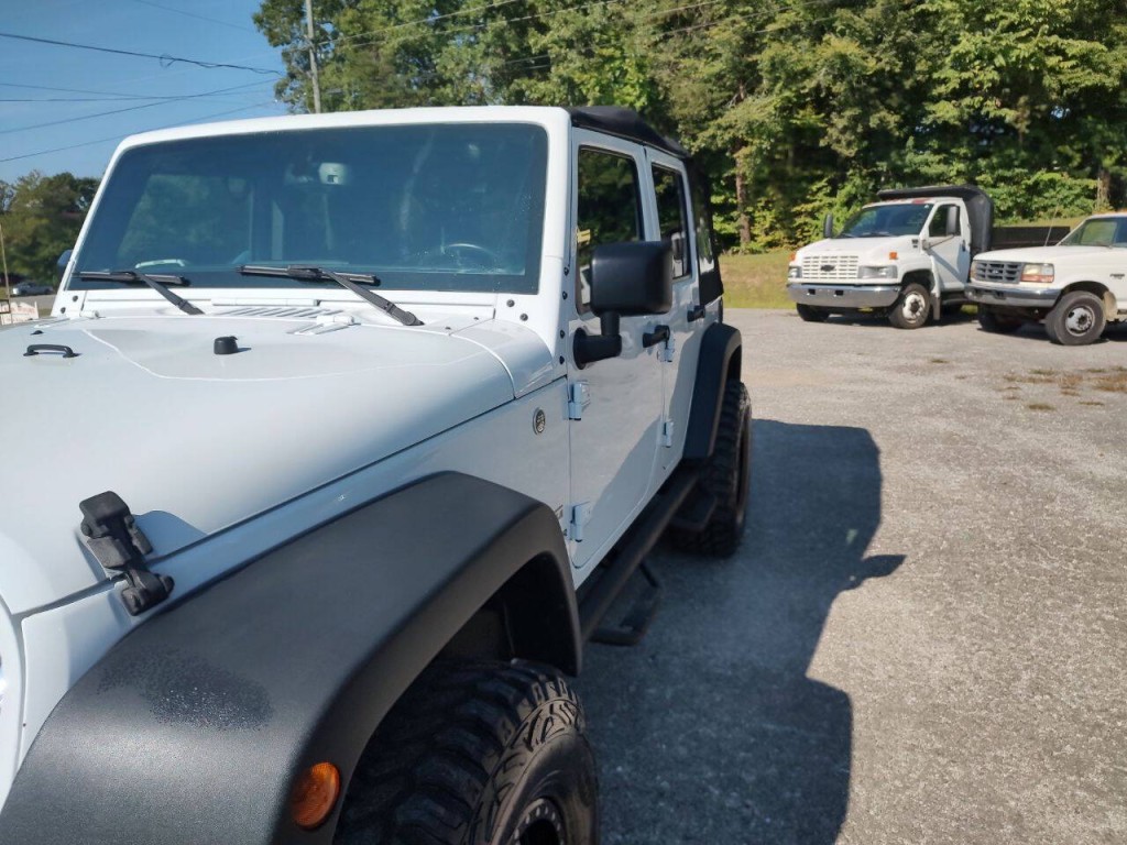 2017 Jeep Wrangler Unlimited Image 16