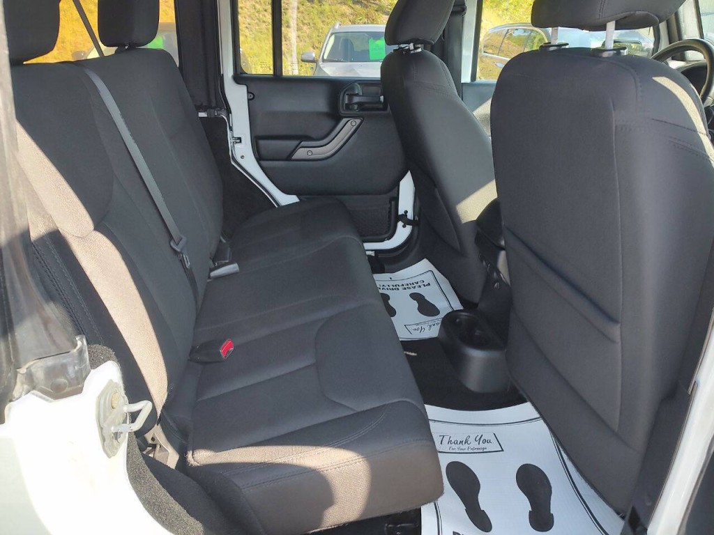 2017 Jeep Wrangler Unlimited Image 31