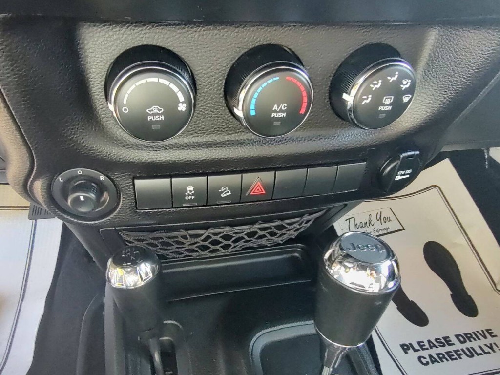 2017 Jeep Wrangler Unlimited Image 39