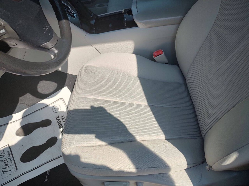 2012 Toyota Venza Image 17