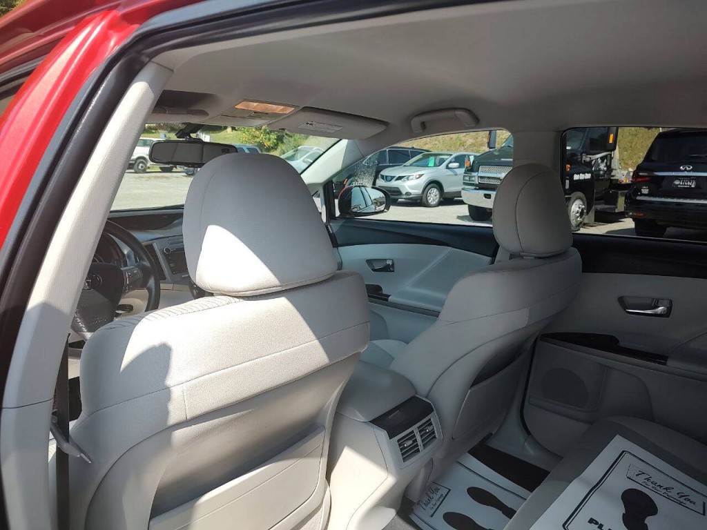 2012 Toyota Venza Image 24