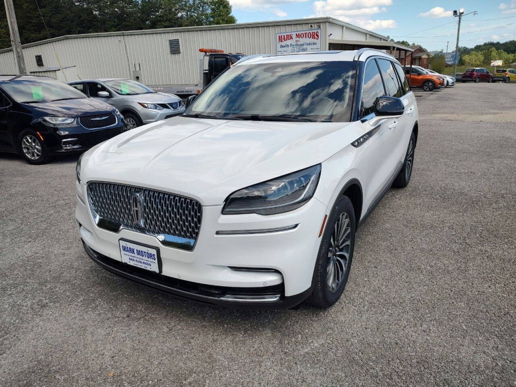 2022 Lincoln Aviator Image 2