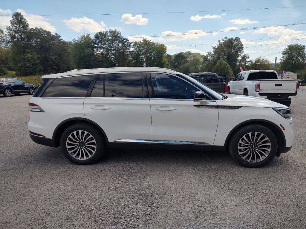 2022 Lincoln Aviator Image 5