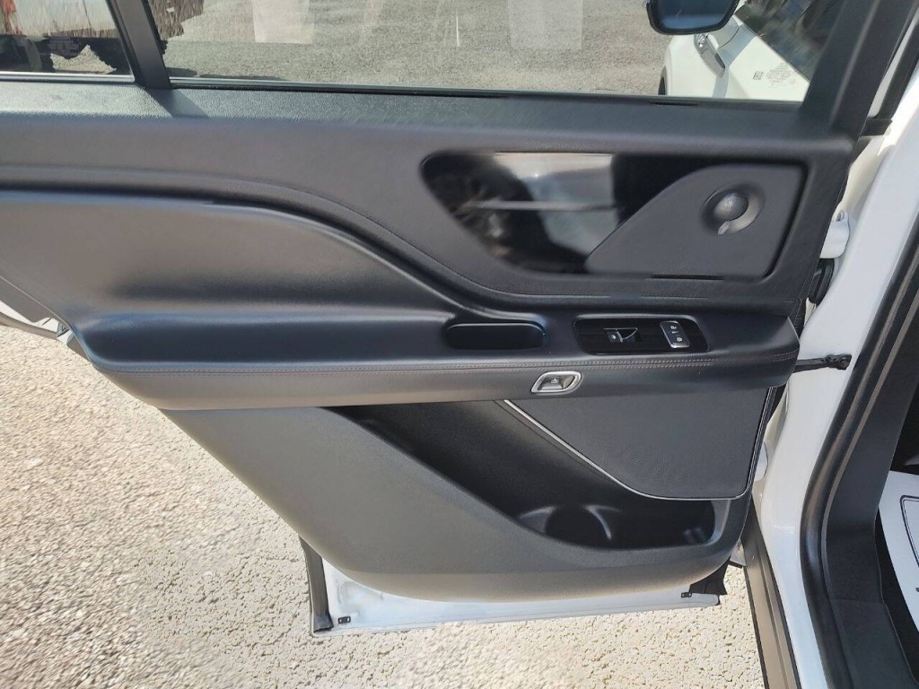 2022 Lincoln Aviator Image 25