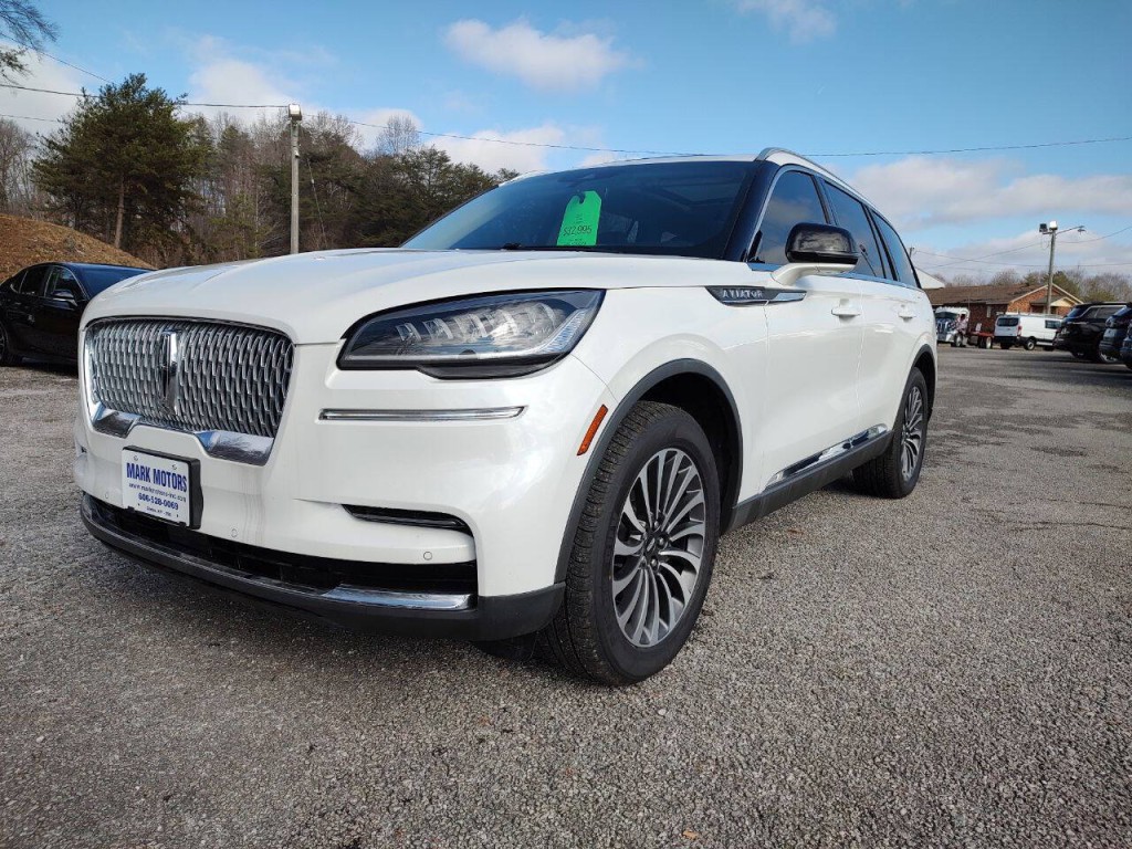 2022 Lincoln Aviator Image 3