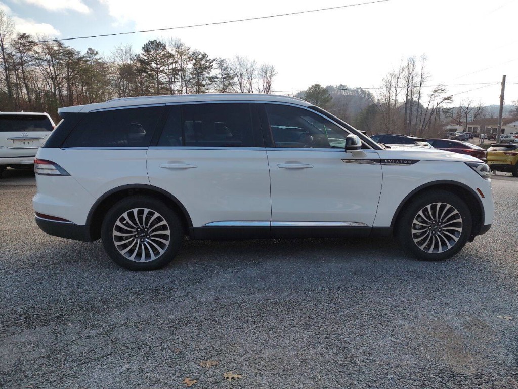 2022 Lincoln Aviator Image 11