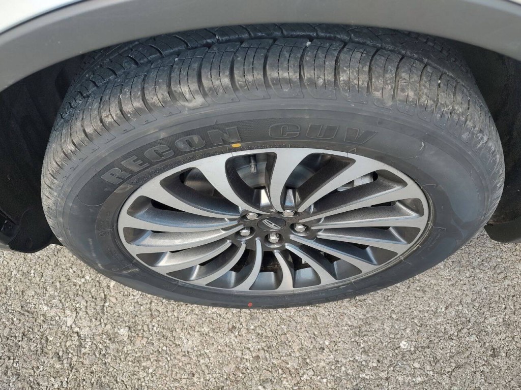 2022 Lincoln Aviator Image 16