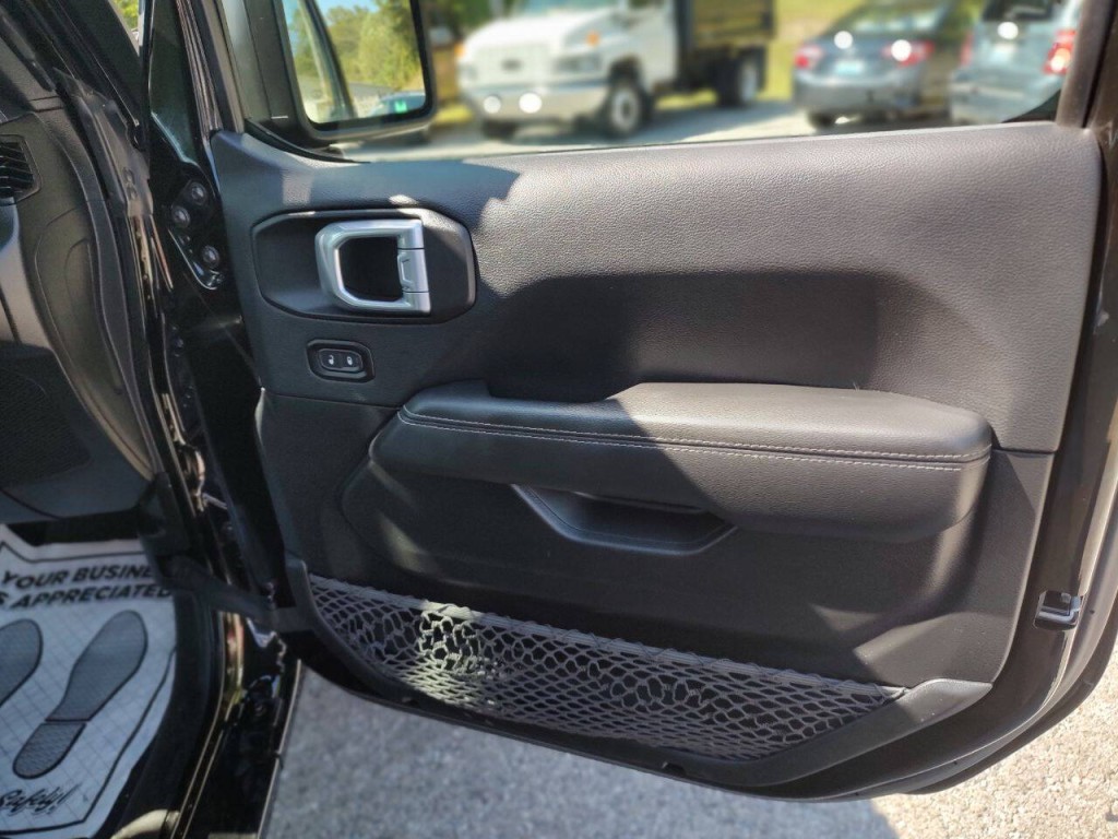 2021 Jeep Gladiator Image 40