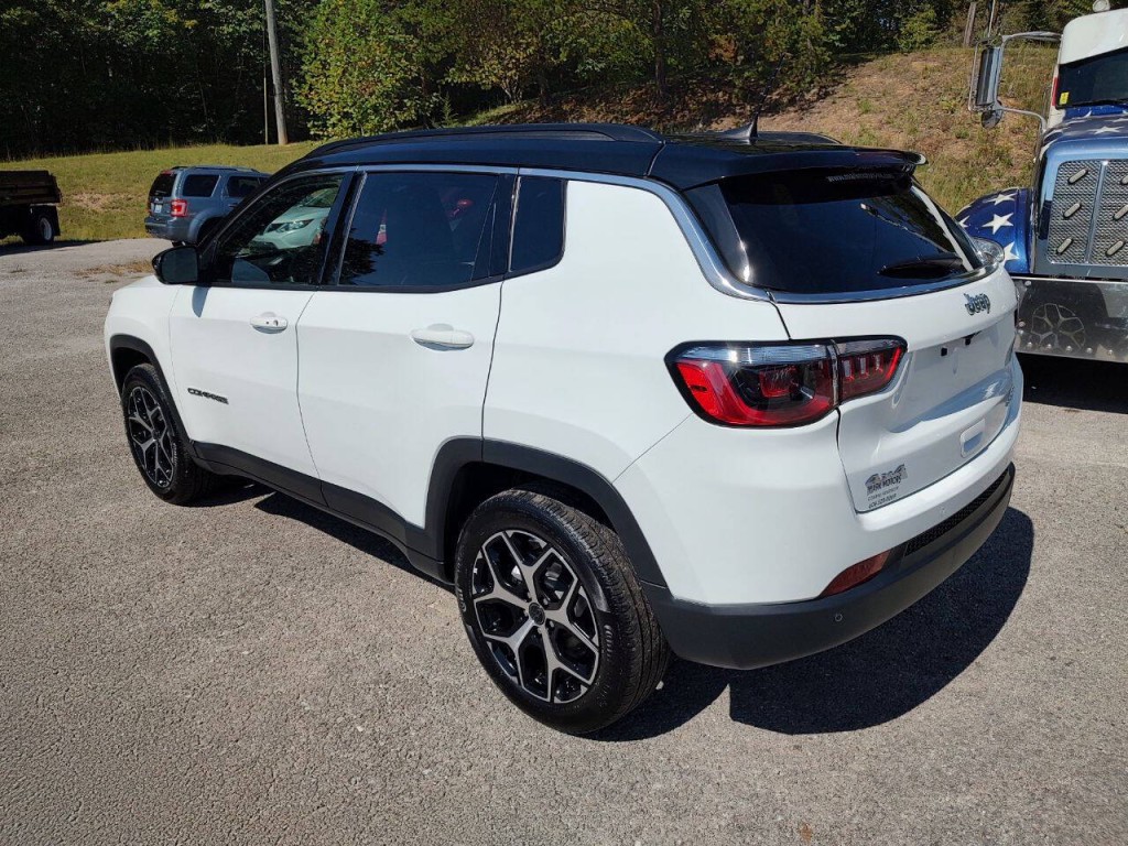 2025 Jeep Compass Image 8