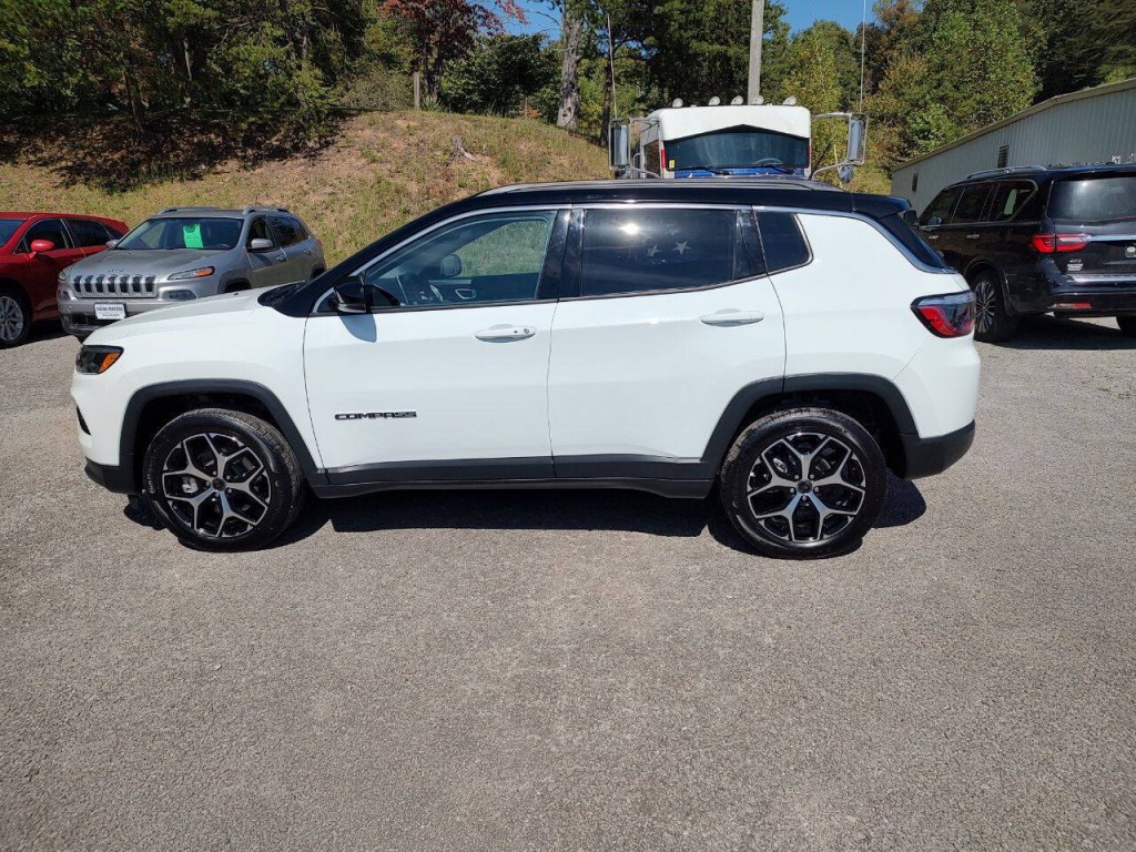 2025 Jeep Compass Image 9