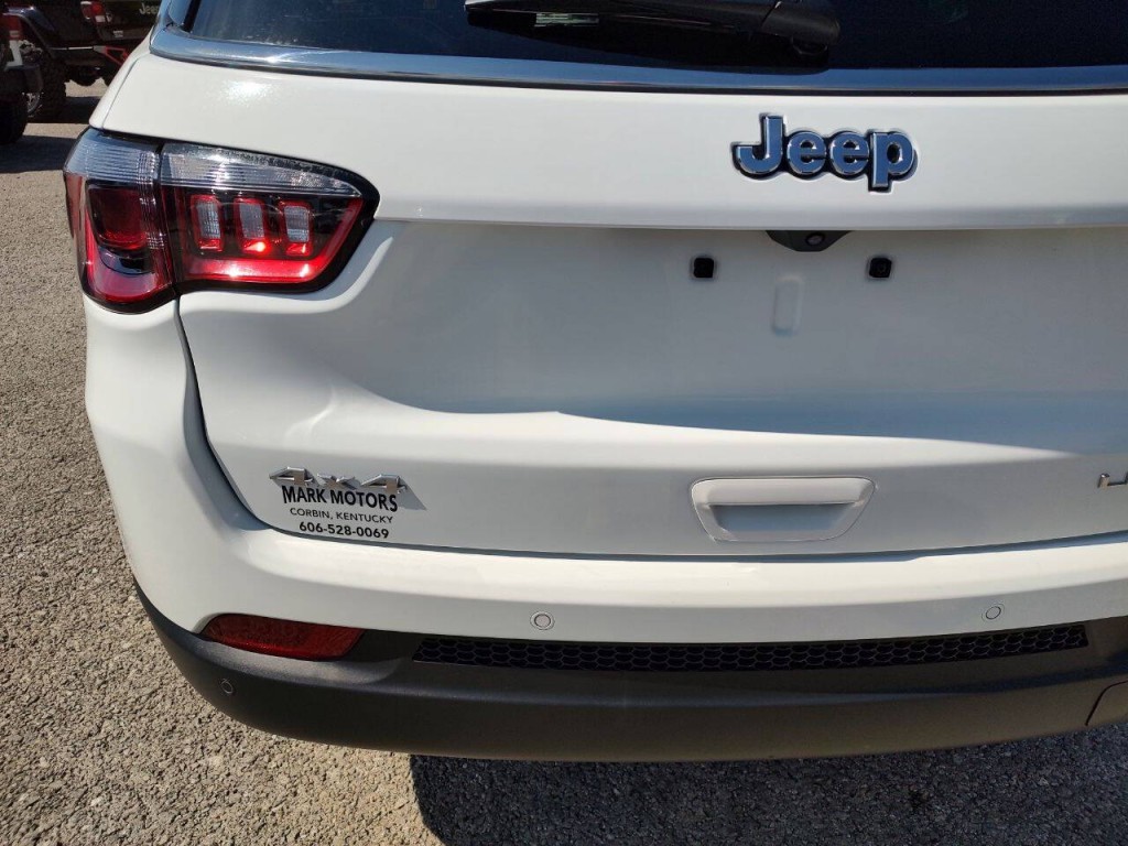 2025 Jeep Compass Image 16